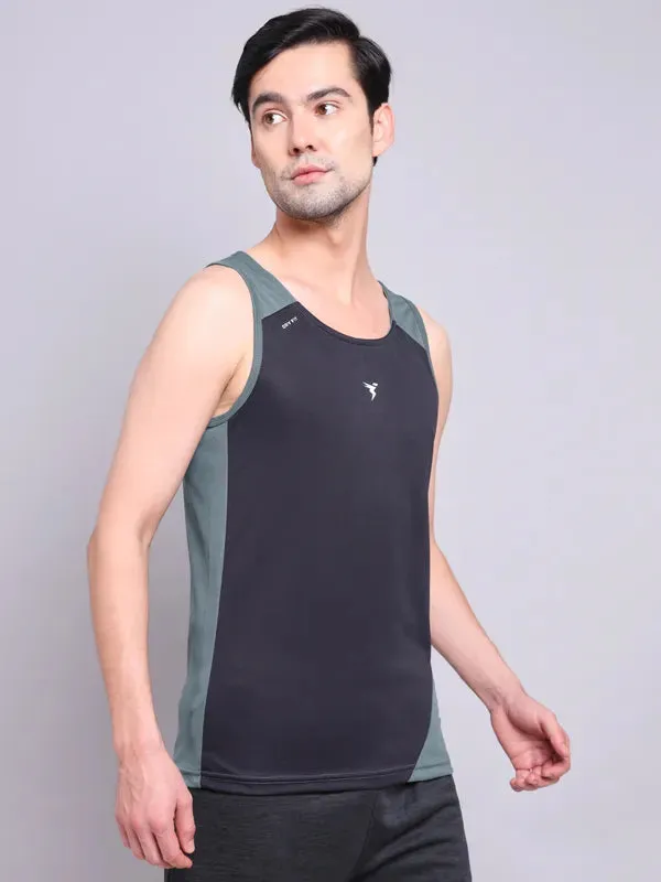 Men Colorblock Slim Fit Scoop Neck Innerwear Vest with TECHNO COOL 