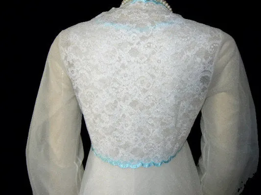 *VINTAGE SHADOWLINE BRIDAL TROUSSEAU DOUBLE NYLON LACE & SCALLOPED SATIN APPLIQUES PEIGNOIR & NIGHTGOWN SET IN AQUA & BRIDAL WHITE